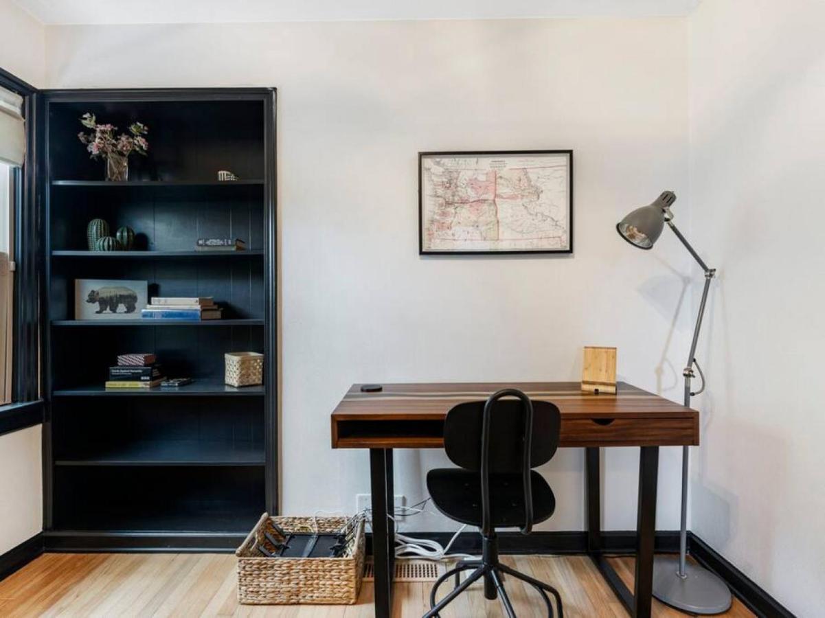 Picture Perfect Bungalow In The Heart Of Dt Ванкувер Экстерьер фото