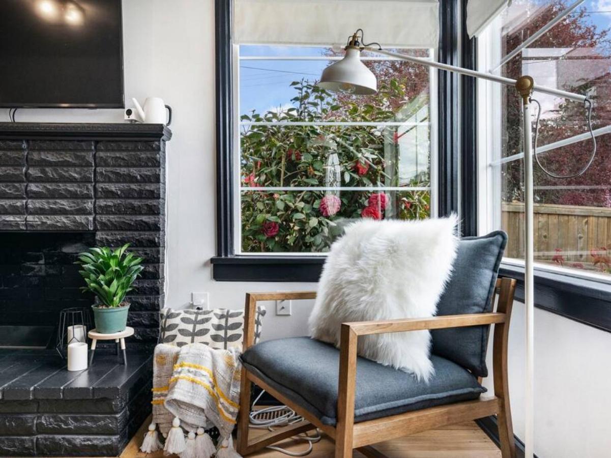 Picture Perfect Bungalow In The Heart Of Dt Ванкувер Экстерьер фото