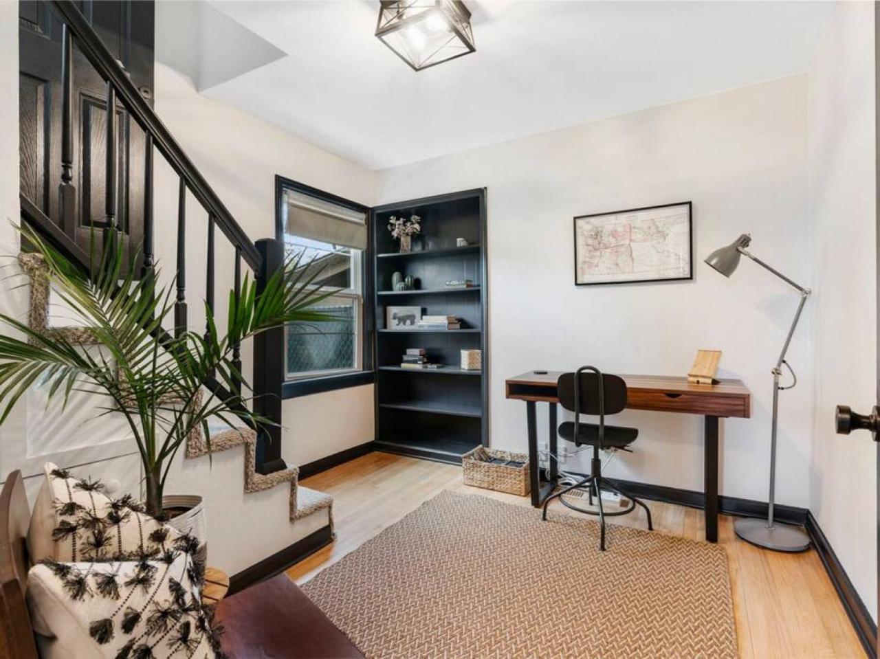 Picture Perfect Bungalow In The Heart Of Dt Ванкувер Экстерьер фото